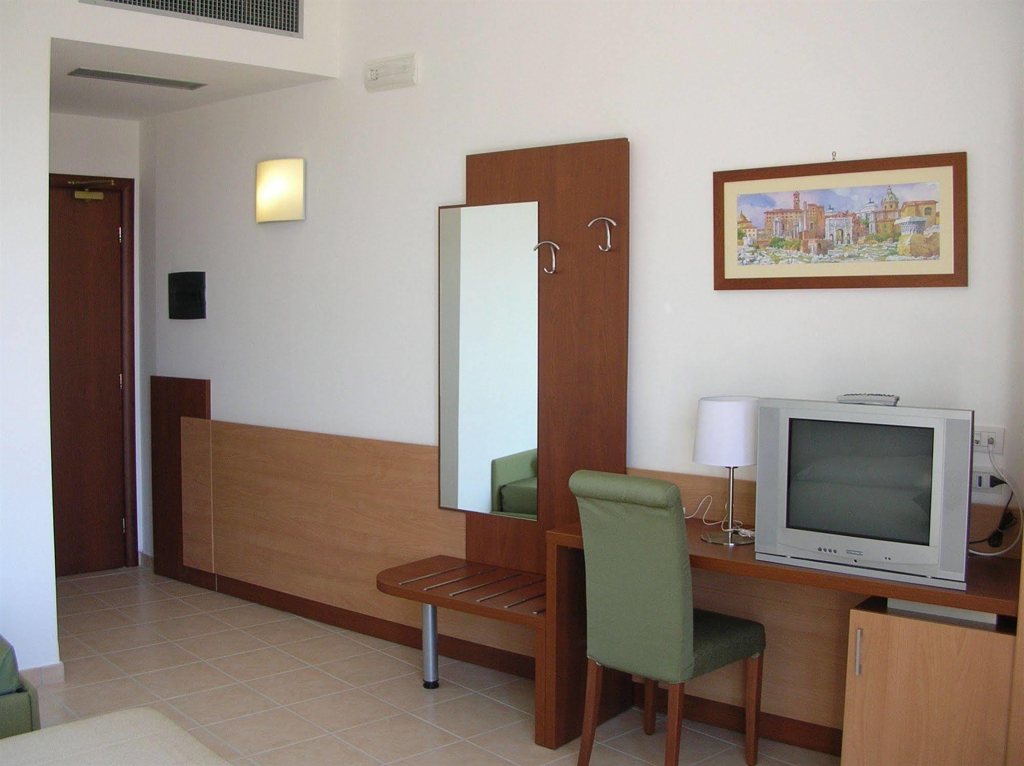 Hermes Hotel Policoro Kültér fotó